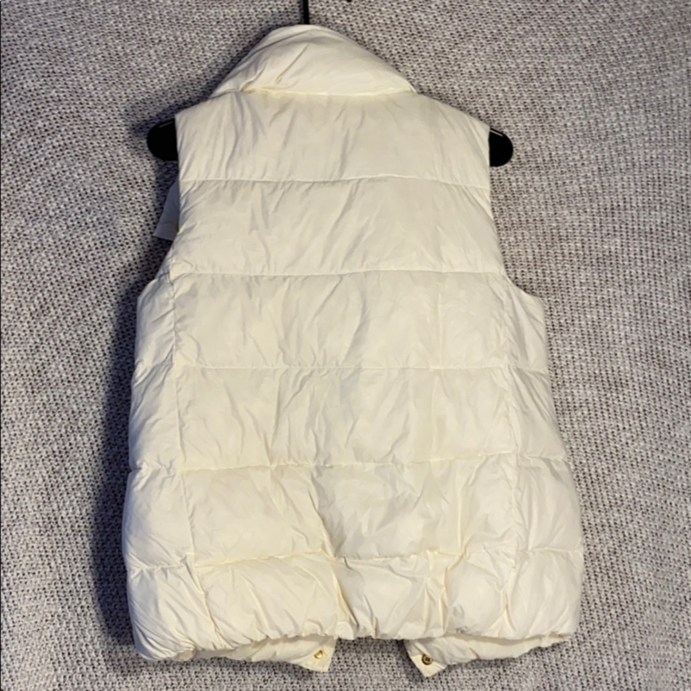 White/Cream White Puff Warm Vest! (L) - Picture 4 of 4